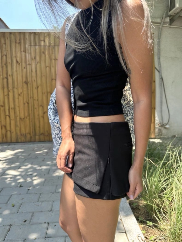 西裝布料低腰顯包臀裙褲A字短裙