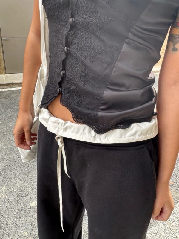 蕾絲性花邊緞面刺繡修身吊帶背心