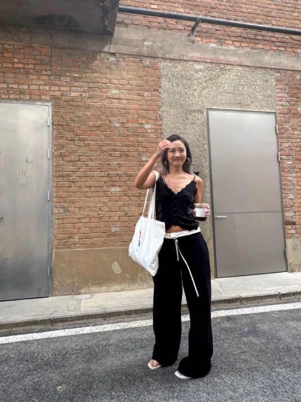 蕾絲性花邊緞面刺繡修身吊帶背心