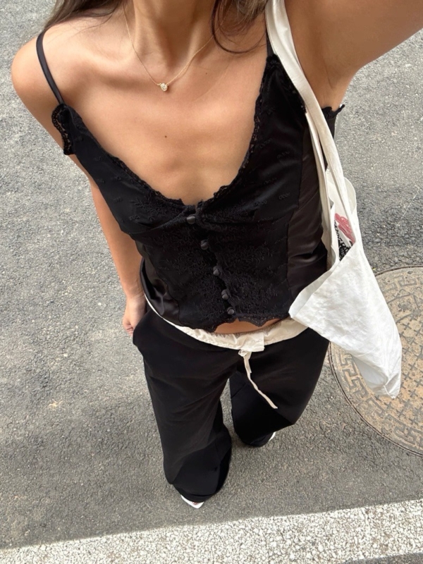 蕾絲性花邊緞面刺繡修身吊帶背心