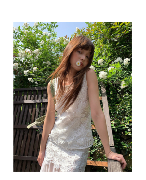 甜美清新軟妹鏤空鉤花無袖蕾絲衫