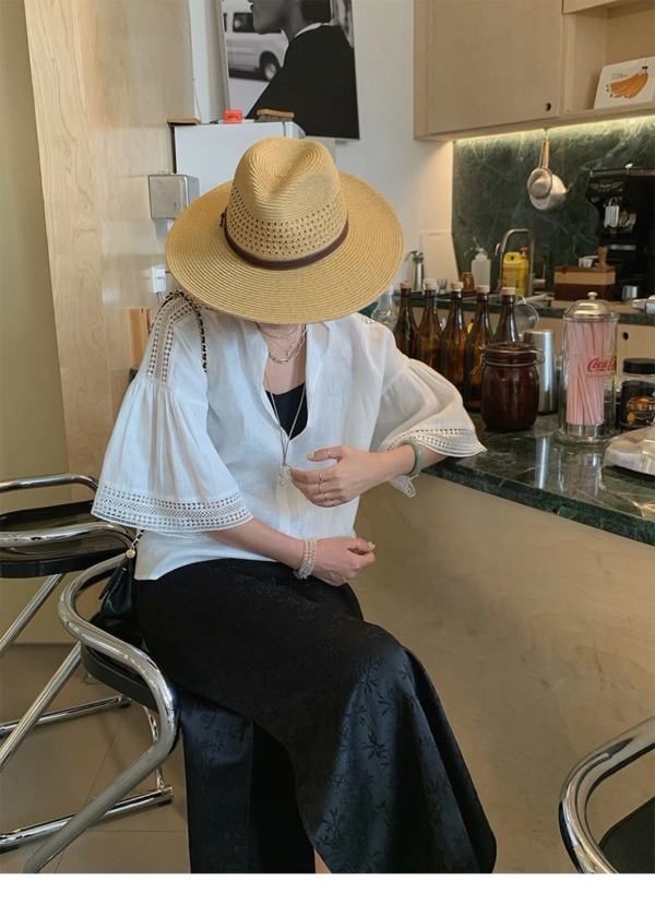 亞麻鏤空蕾絲V領A型五分袖上衣