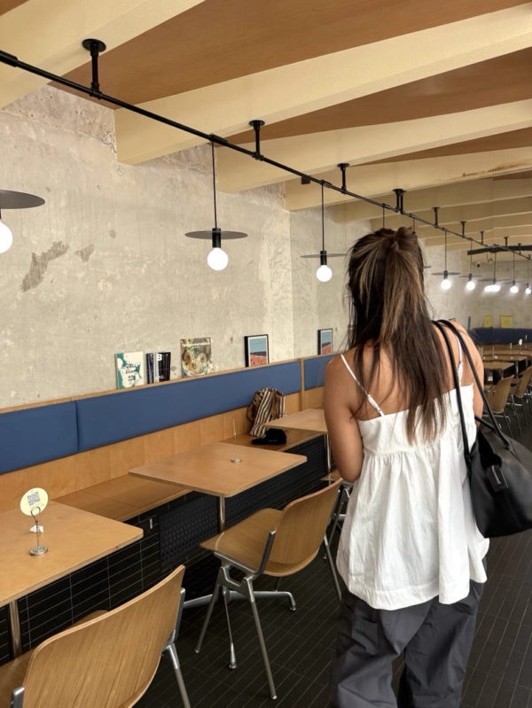 法式平口小u字A字吊帶背心