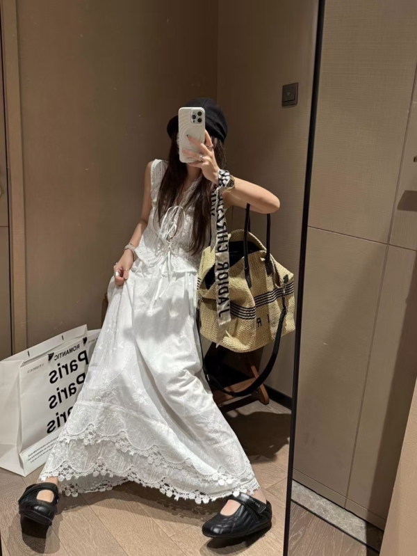 鬆緊腰繡花勾花長裙