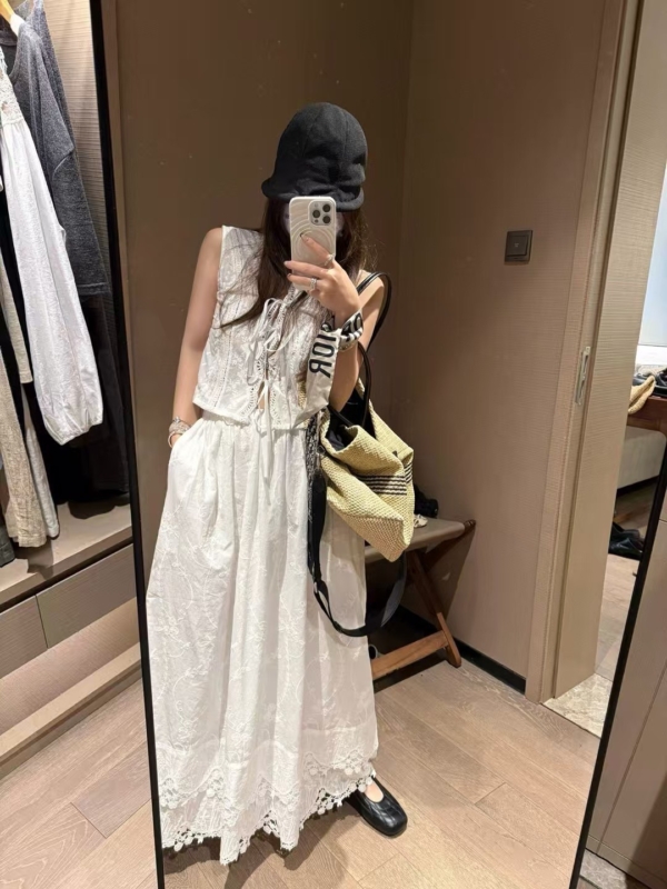 鬆緊腰繡花勾花長裙