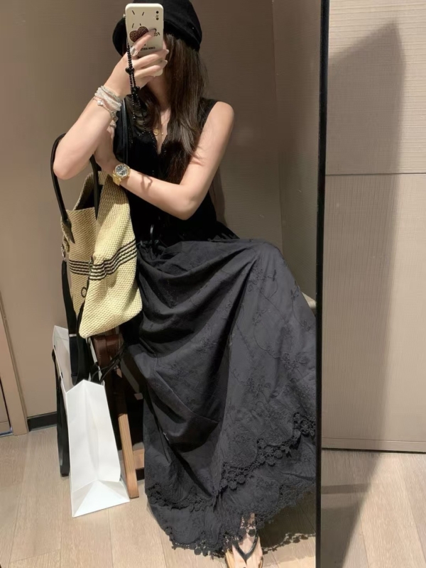 鬆緊腰繡花勾花長裙