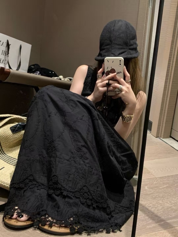 鬆緊腰繡花勾花長裙