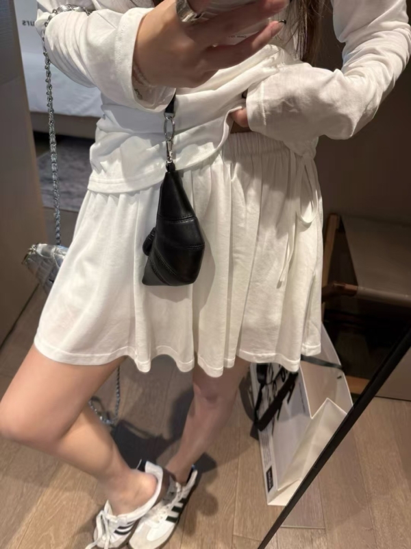 萊賽爾露背長袖短裙套裝