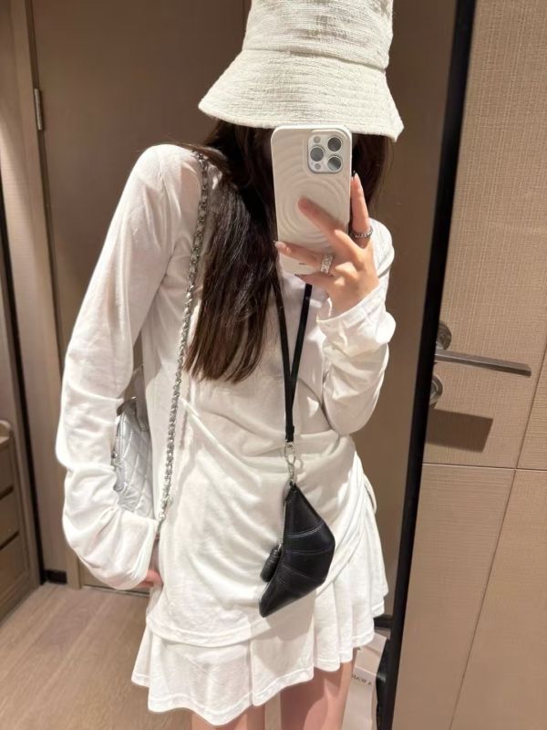 萊賽爾露背長袖短裙套裝