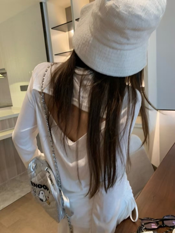 萊賽爾露背長袖短裙套裝