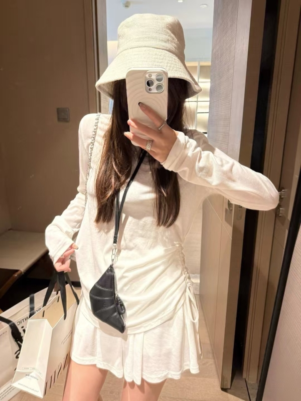 萊賽爾露背長袖短裙套裝