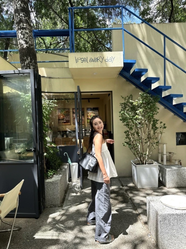 法式平口小u字A字吊帶背心