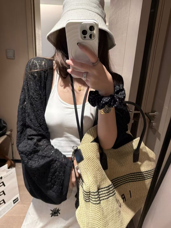 蕾絲拼接防曬罩衫