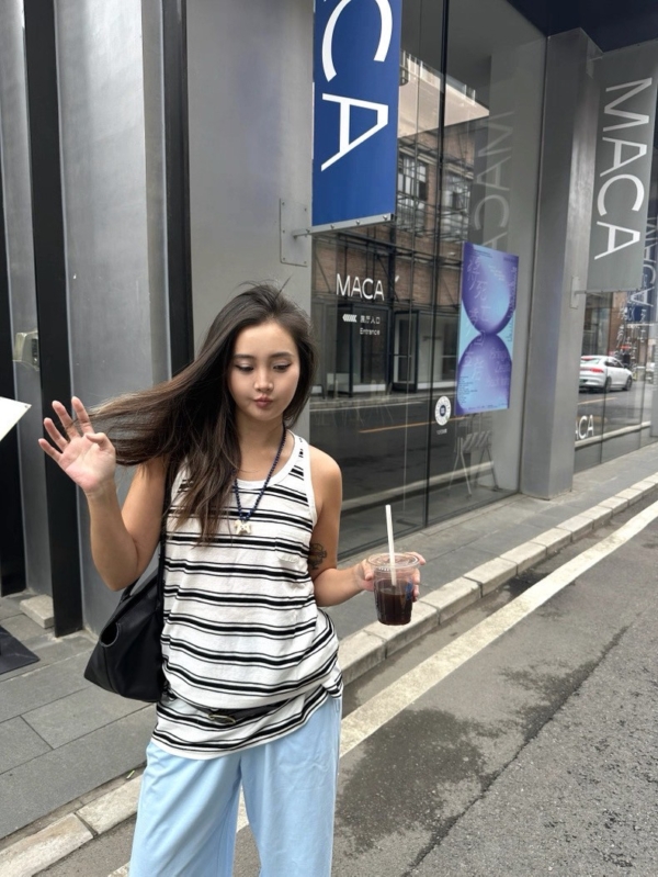 正韓浮雕條紋寬鬆背心