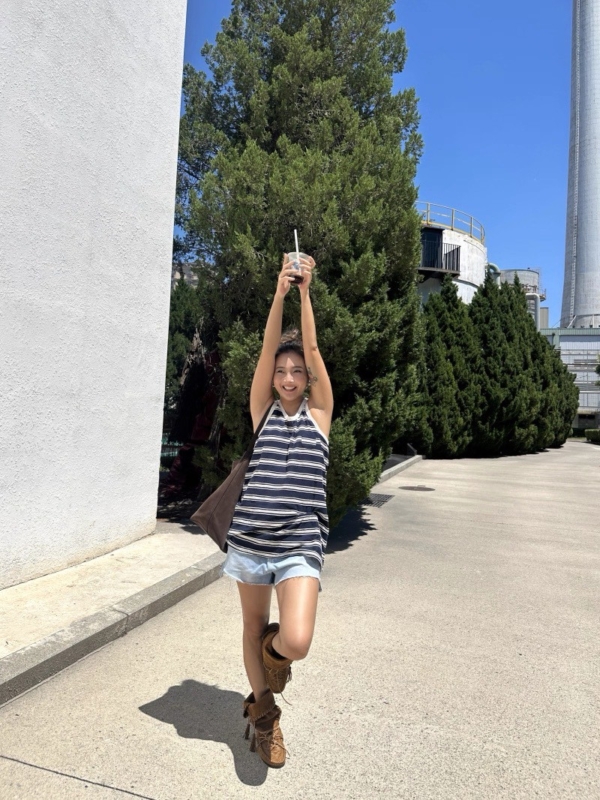 正韓浮雕條紋寬鬆背心