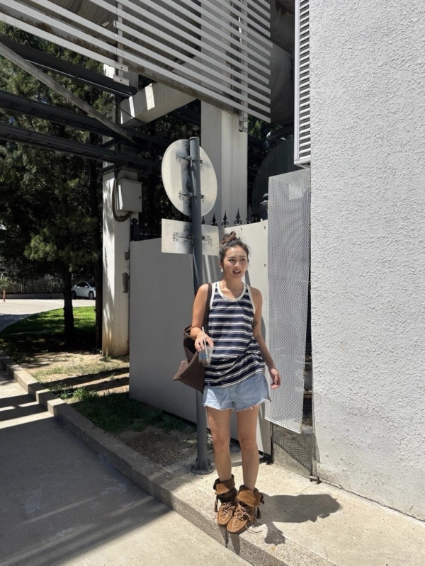 正韓浮雕條紋寬鬆背心