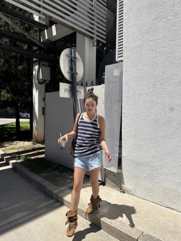 正韓浮雕條紋寬鬆背心