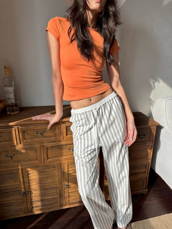 正肩圓領彈力短袖T