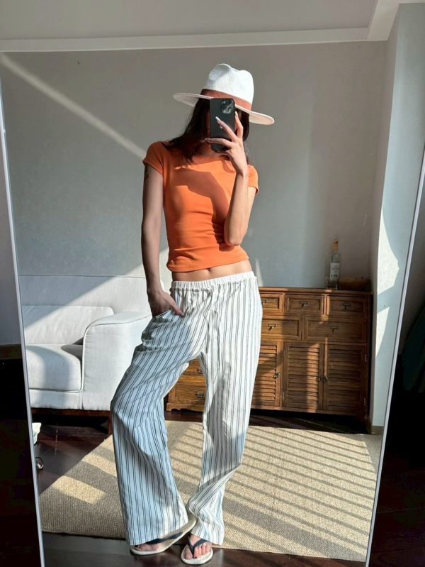 正肩圓領彈力短袖T