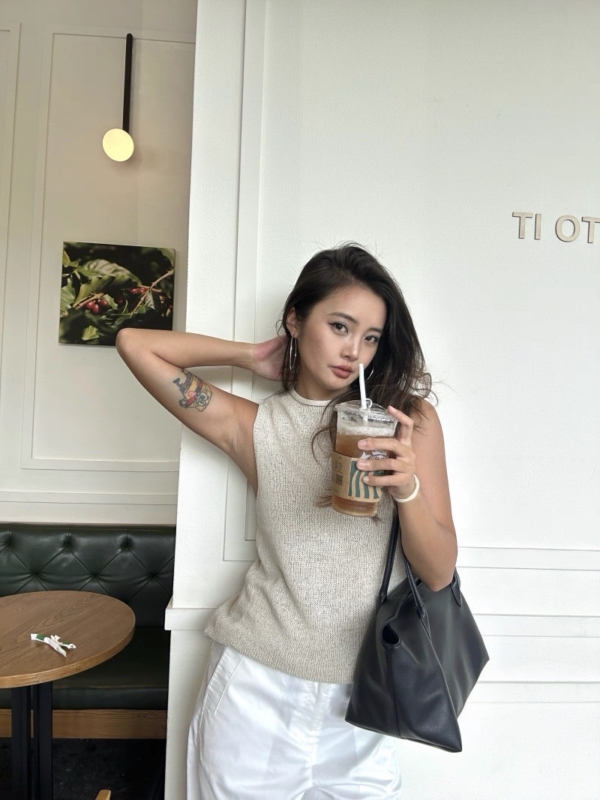 顆粒感無袖亞麻圓領背心針織