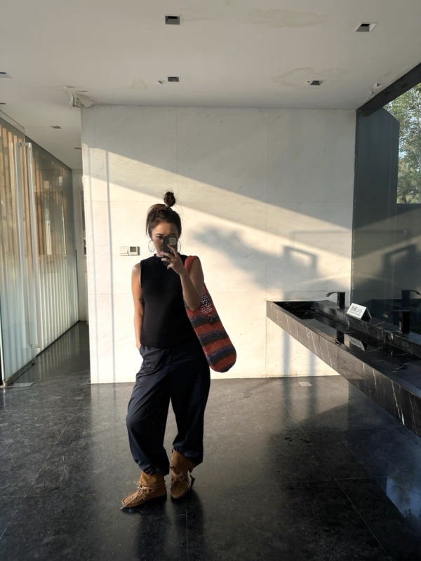 顆粒感無袖亞麻圓領背心針織