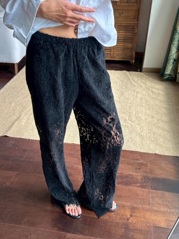 LINE_ALBUM_蕾絲復古編織長褲_250710_14 超重工鏤空絲絨蕾絲刺繡編織直筒褲