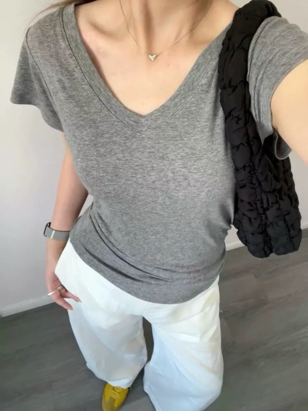 堆疊中長天絲毛衣典基本款v領t恤