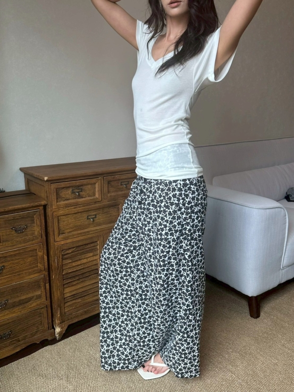 堆疊中長天絲毛衣典基本款v領t恤