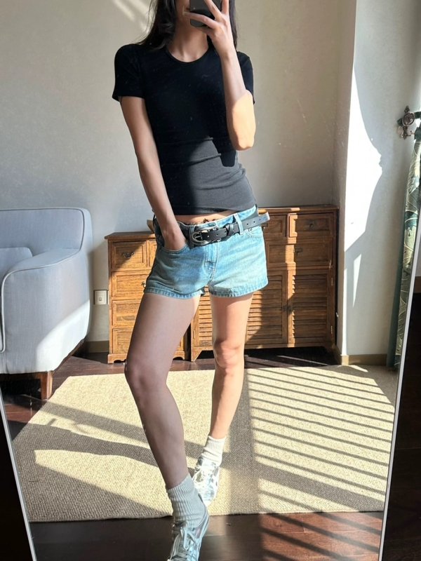 LINE_ALBUM_百搭低腰牛仔褲_250813_5 經典低腰全棉復古直筒洗水百搭牛仔短褲