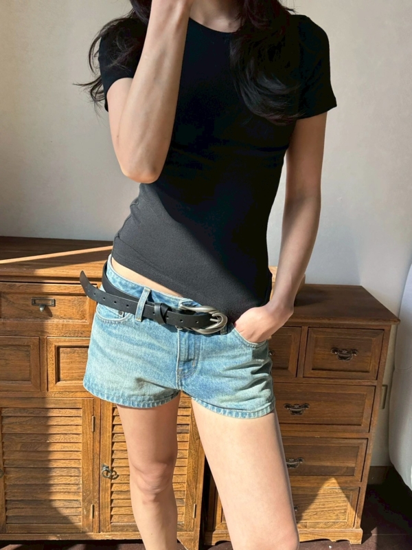 LINE_ALBUM_百搭低腰牛仔褲_250813_9 經典低腰全棉復古直筒洗水百搭牛仔短褲