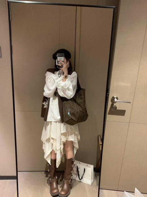 秋款法式燈籠袖盤繡襯衫