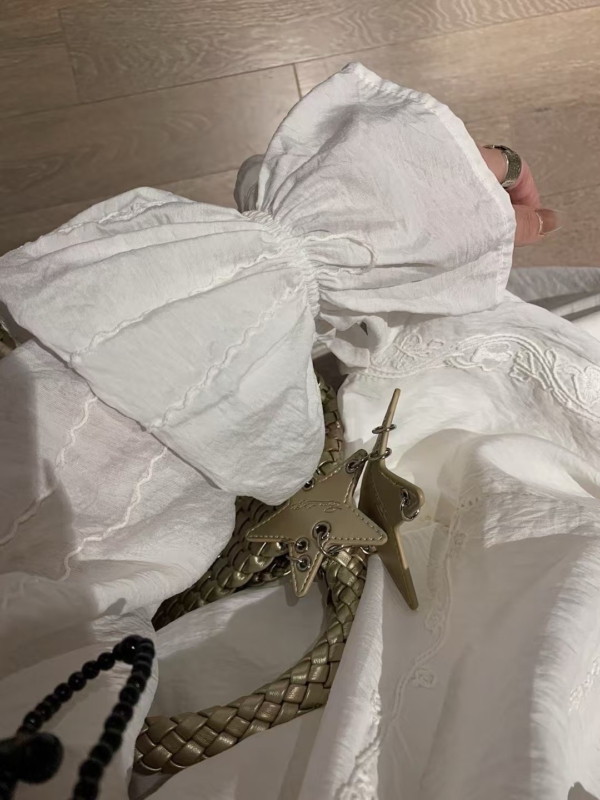 秋款法式燈籠袖盤繡襯衫