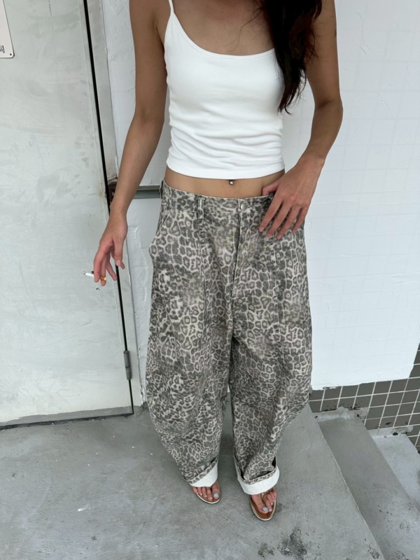 復古廓形水洗牛仔豹紋慵懶鬆弛感彎刀褲