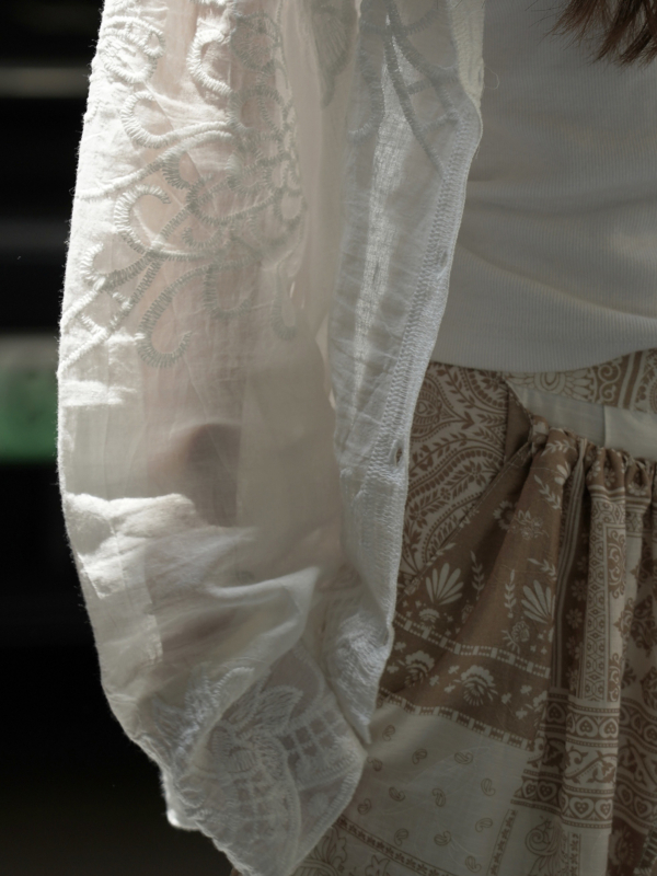 連帽蕾絲提花防曬襯衫輕盈透氣上衣