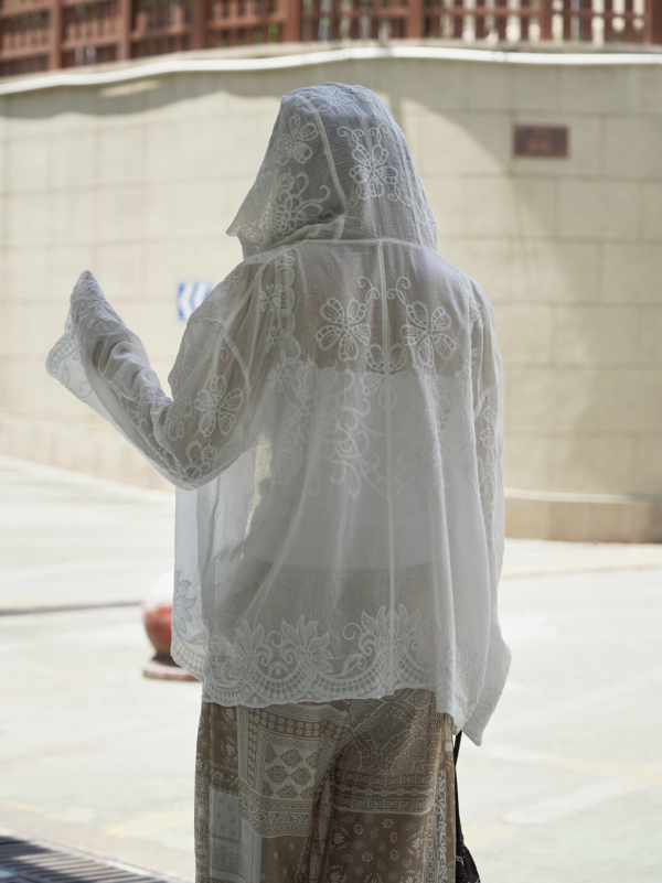 連帽蕾絲提花防曬襯衫輕盈透氣上衣