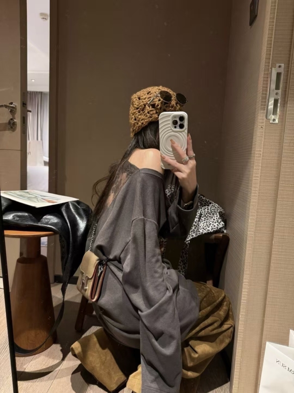 露背接蕾絲長袖t恤上衣