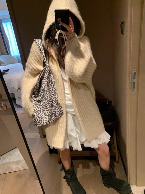 含羊駝連帽燈籠袖外套