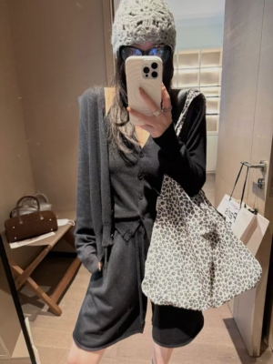 羊毛掛脖背心中褲開衫三件套裝