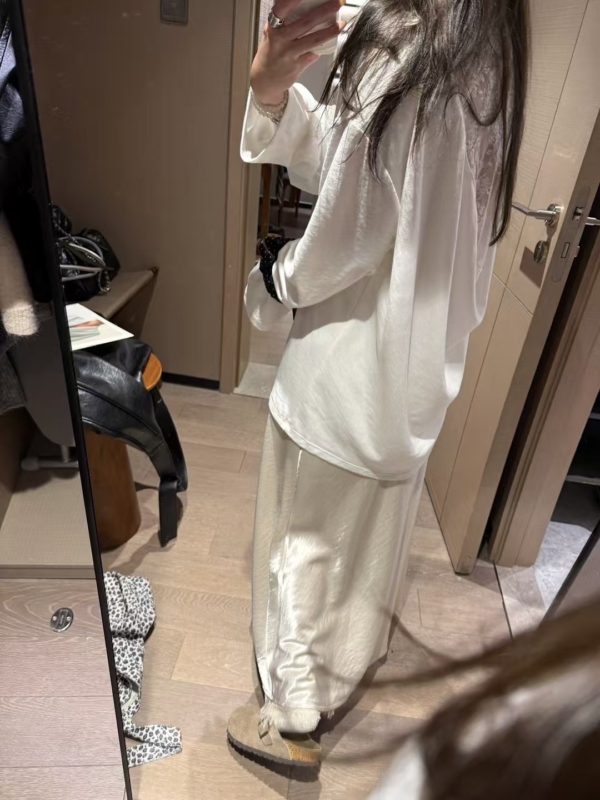 露背接蕾絲長袖t恤上衣