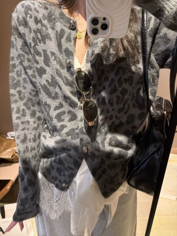 羊毛金扣豹紋針織開衫外套