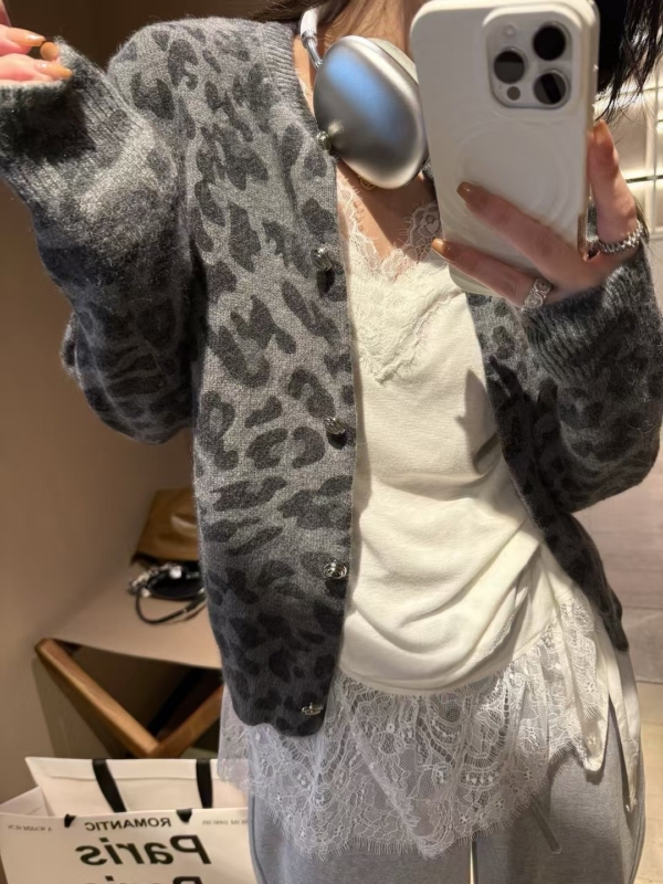 羊毛金扣豹紋針織開衫外套