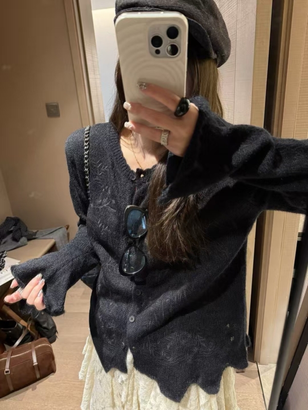 刺繡花邊長毛馬海小開衫