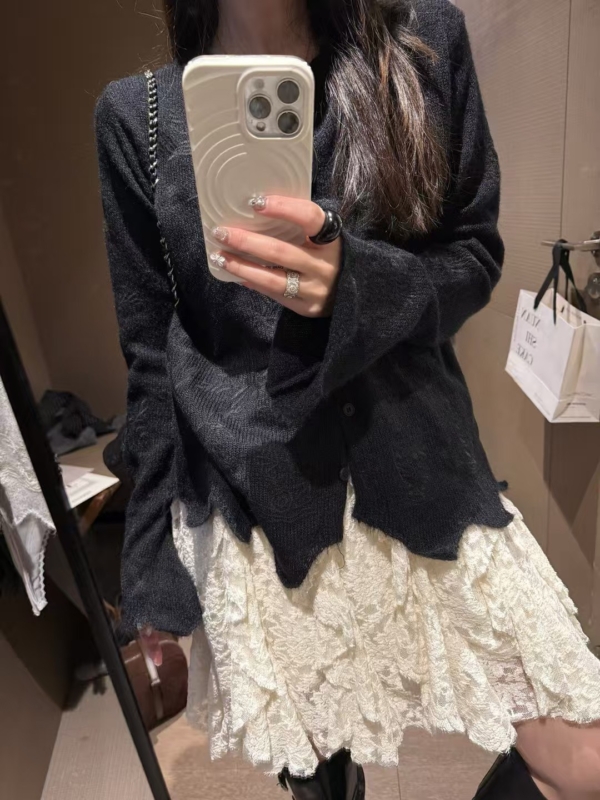 刺繡花邊長毛馬海小開衫