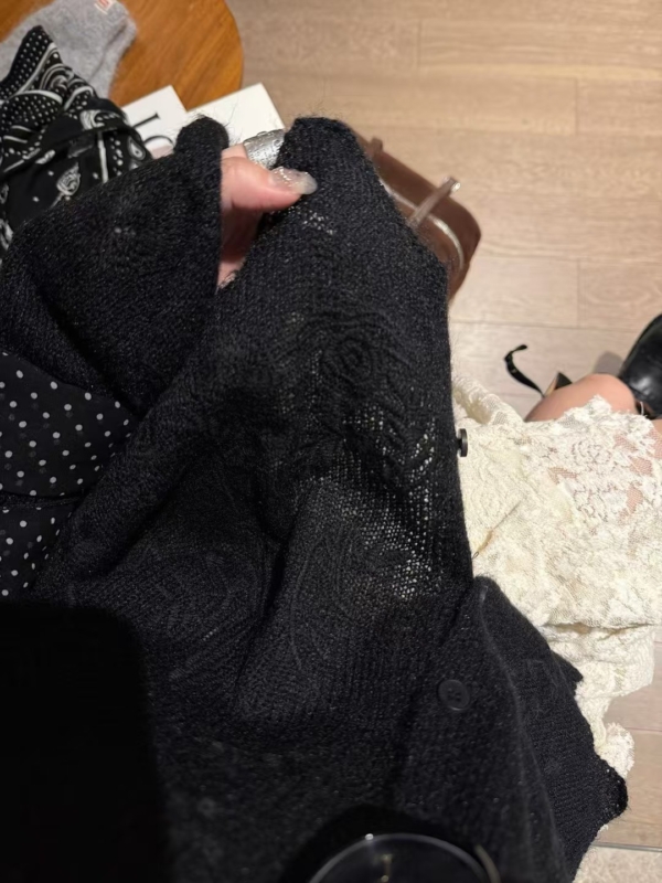 刺繡花邊長毛馬海小開衫