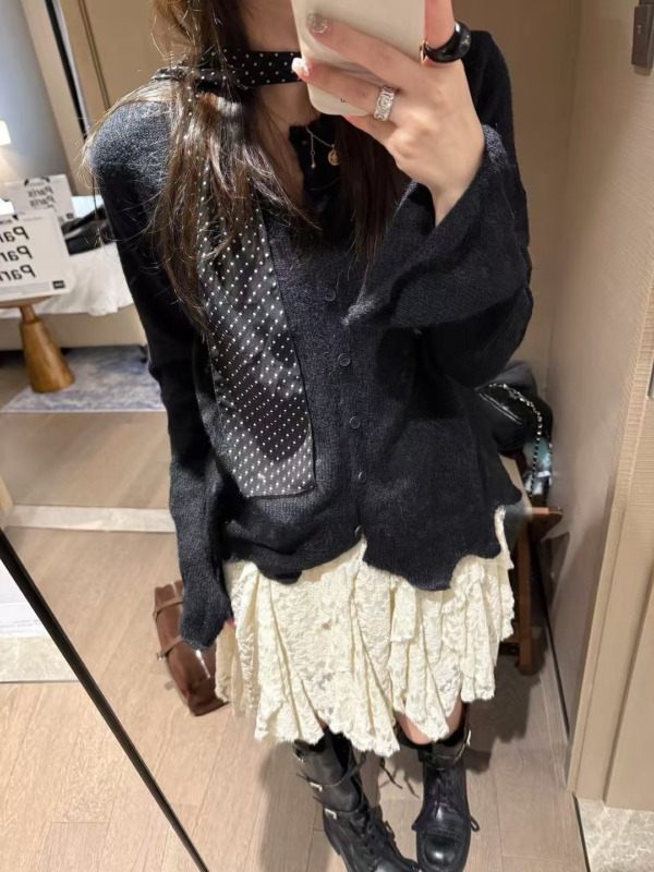 刺繡花邊長毛馬海小開衫