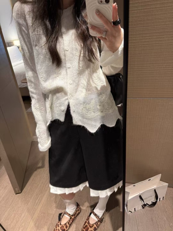 刺繡花邊長毛馬海小開衫