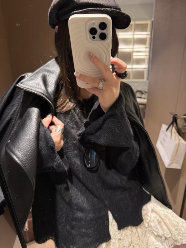 刺繡花邊長毛馬海小開衫