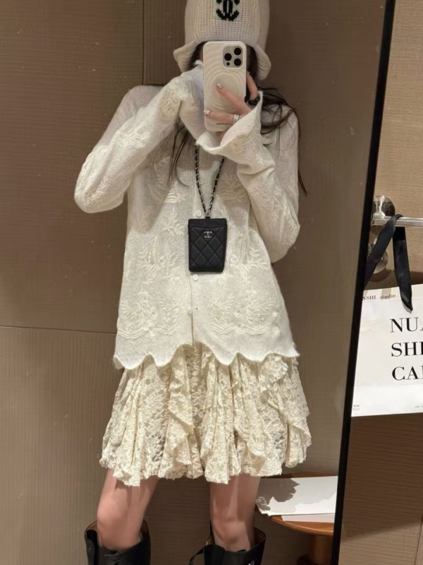 刺繡花邊長毛馬海小開衫