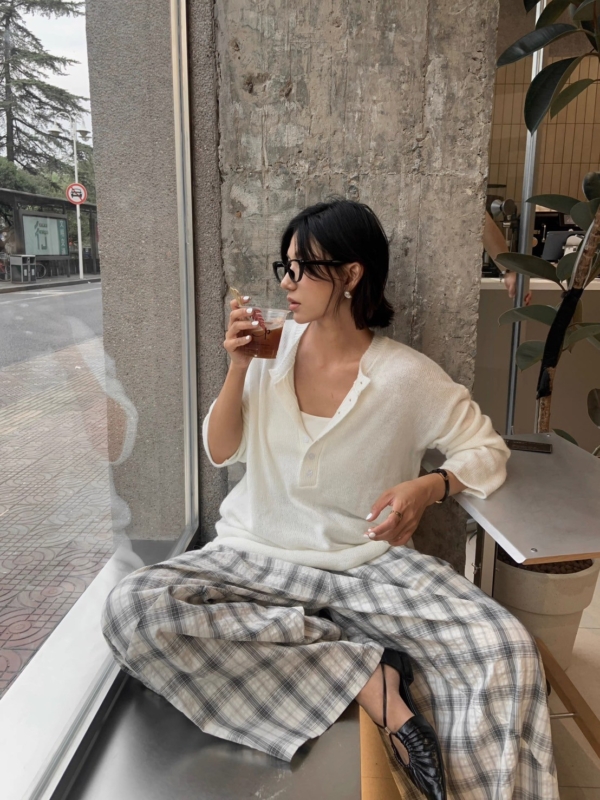 空氣感羊毛薄透針織衫上衣