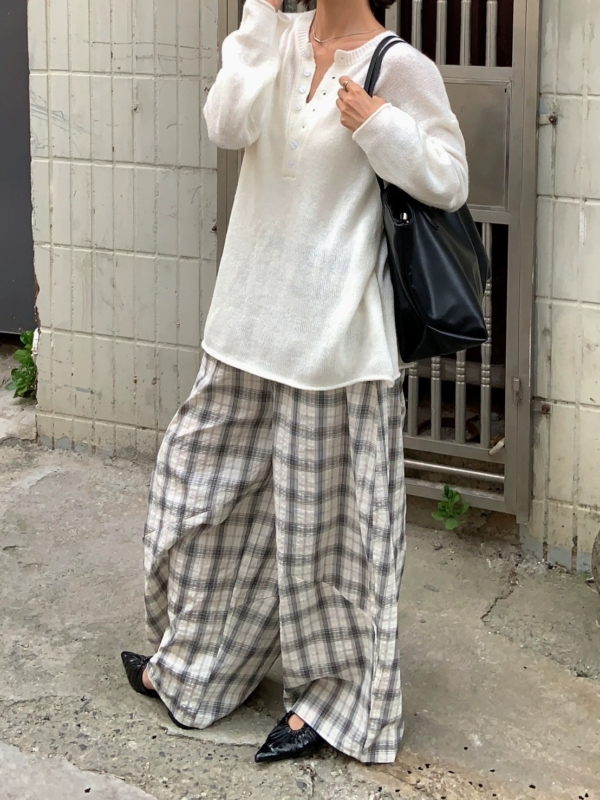 空氣感羊毛薄透針織衫上衣